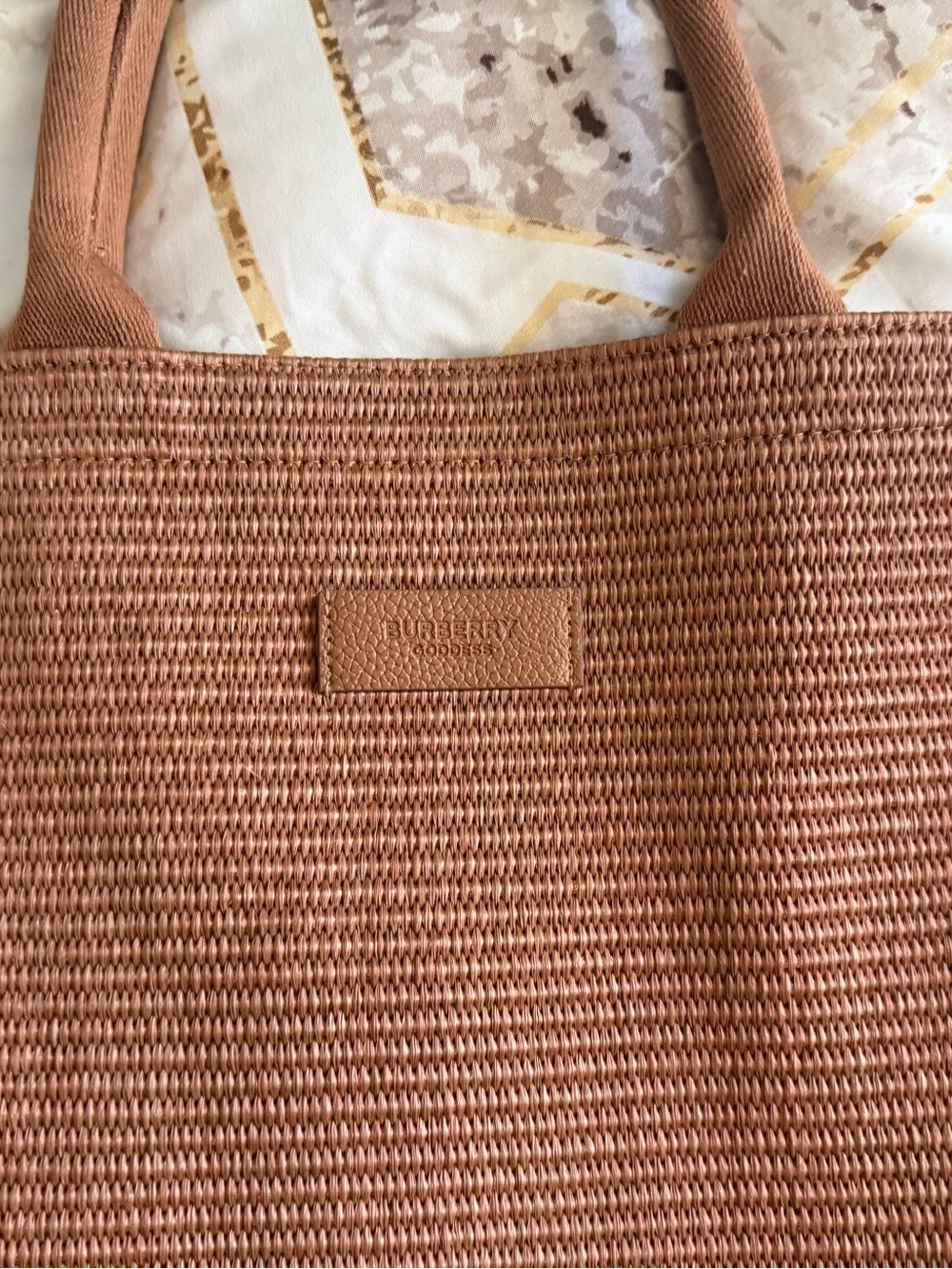 Burberry Rattan  Tote Bag in Brown - Spacious Women’s Carryall - Picture 3 of 5